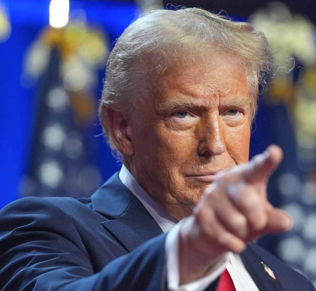 Trumps threat to Iran If the Hormuz waterway is not opened there will be bombing